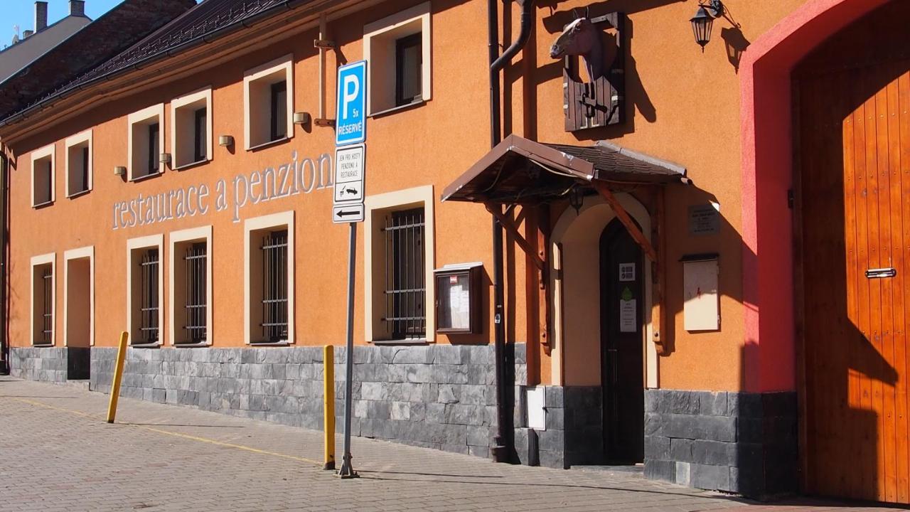 Penzion A Restaurace Na Jizdarne Kroměříž Εξωτερικό φωτογραφία