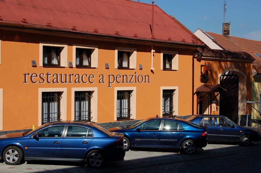 Penzion A Restaurace Na Jizdarne Kroměříž Εξωτερικό φωτογραφία